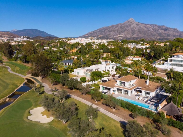 Villa for Sale in Nueva Andalucia, Malaga 34