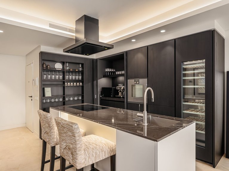 Apartment for Sale in Marbella Golden Mile, Malaga 11