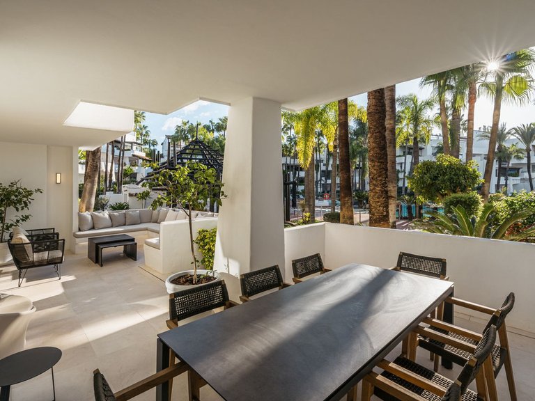 Apartment for Sale in Marbella Golden Mile, Malaga 5