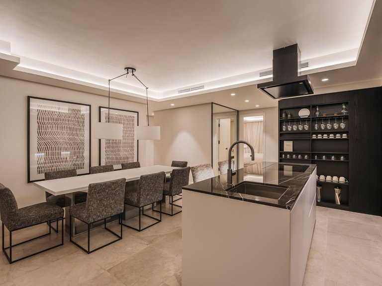 Apartment for Sale in Marbella Golden Mile, Malaga 8