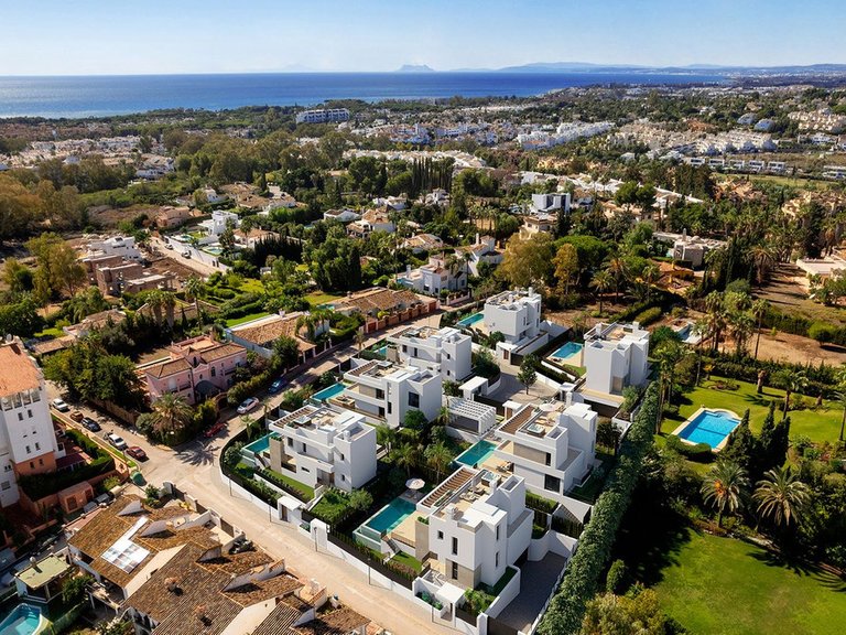 Villa for Sale in Estepona, Malaga 2
