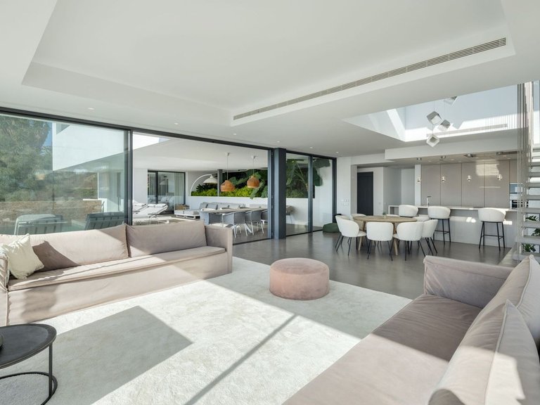 Villa for Sale in La Heredia, Malaga 25