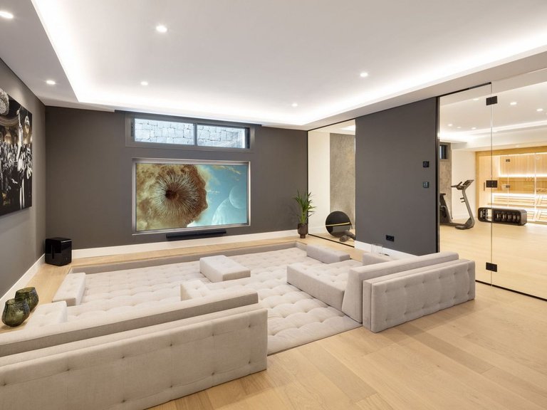 Villa for Sale in Nueva Andalucia, Malaga 8