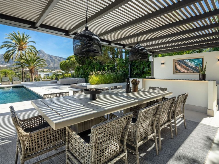 Villa for Sale in Nueva Andalucia, Malaga 30
