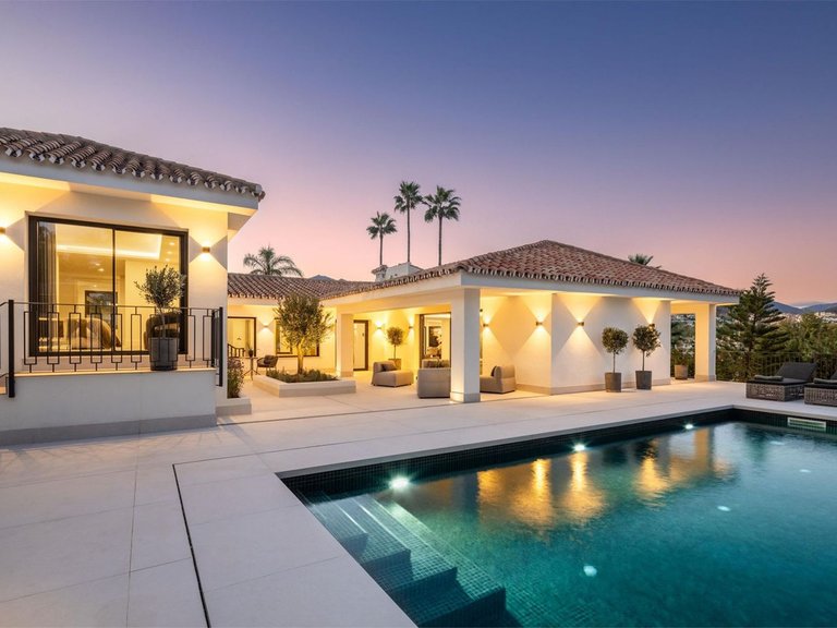 Villa for Sale in Nueva Andalucia, Malaga 39