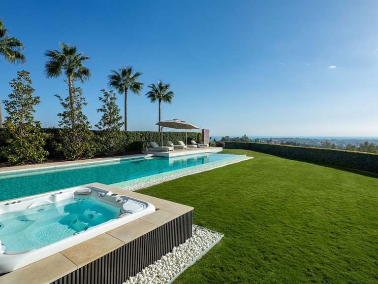 Villa for Sale in La Heredia, Malaga 13