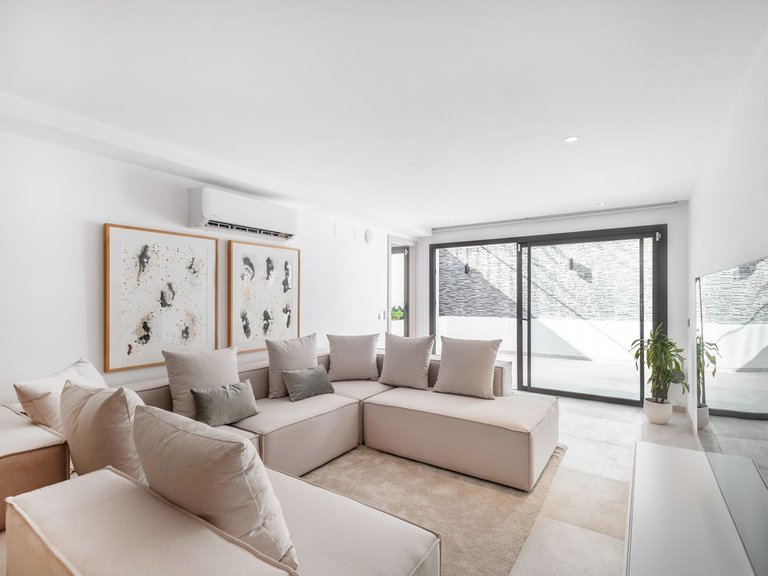 Villa for Sale in Marbella, Malaga 16