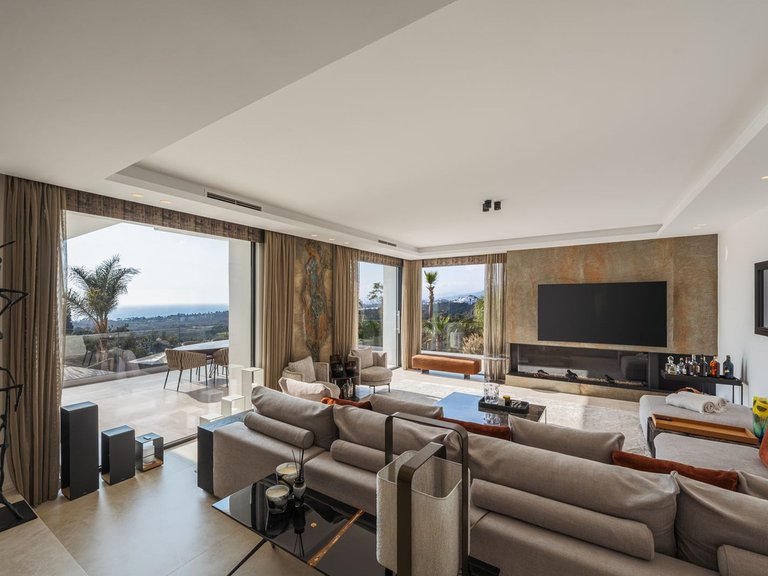 Villa for Sale in El Rosario, Malaga 10