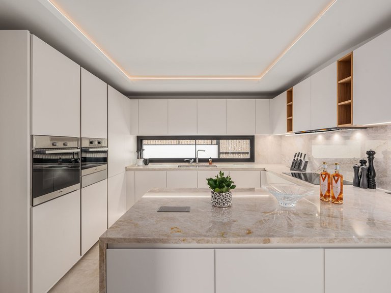 Villa for Sale in El Rosario, Malaga 21