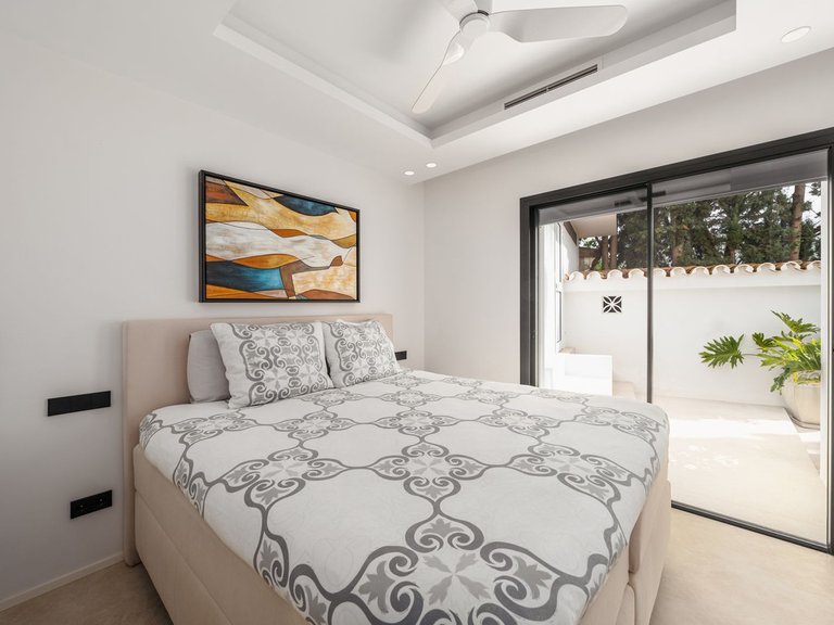 Villa for Sale in El Rosario, Malaga 30