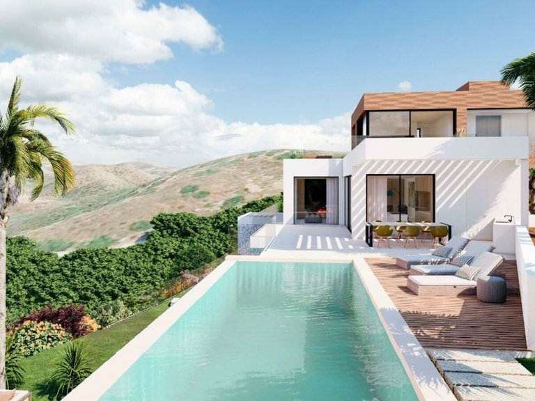 Villa for Sale in Cabopino, Malaga 3