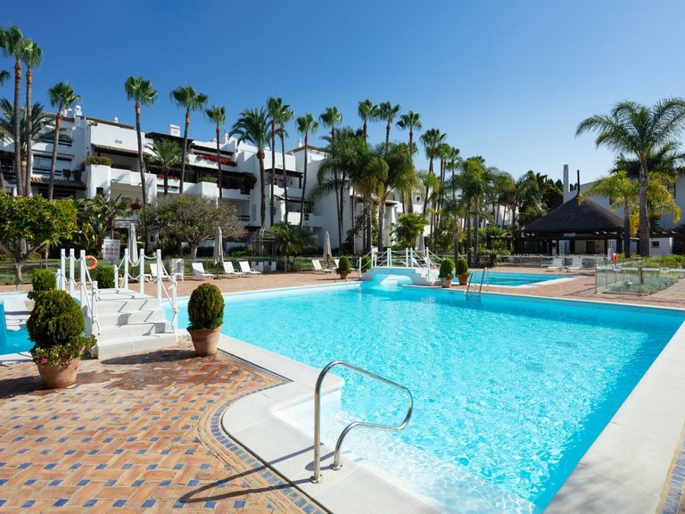 Penthouse for Sale in Marbella Golden Mile, Malaga 1