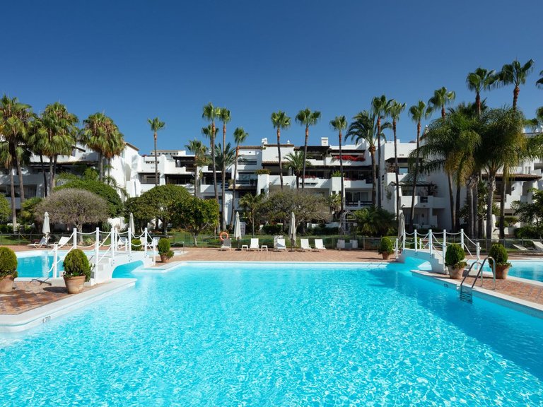 Penthouse for Sale in Marbella Golden Mile, Malaga 6