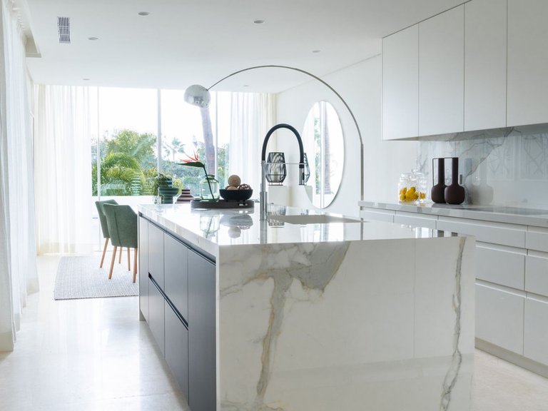 Penthouse for Sale in Marbella Golden Mile, Malaga 15