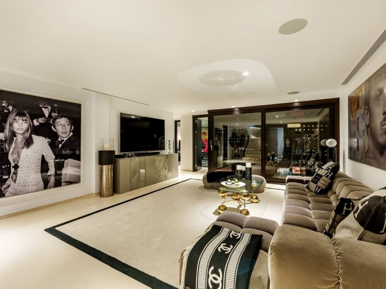Villa for Sale in Nueva Andalucia, Malaga 15