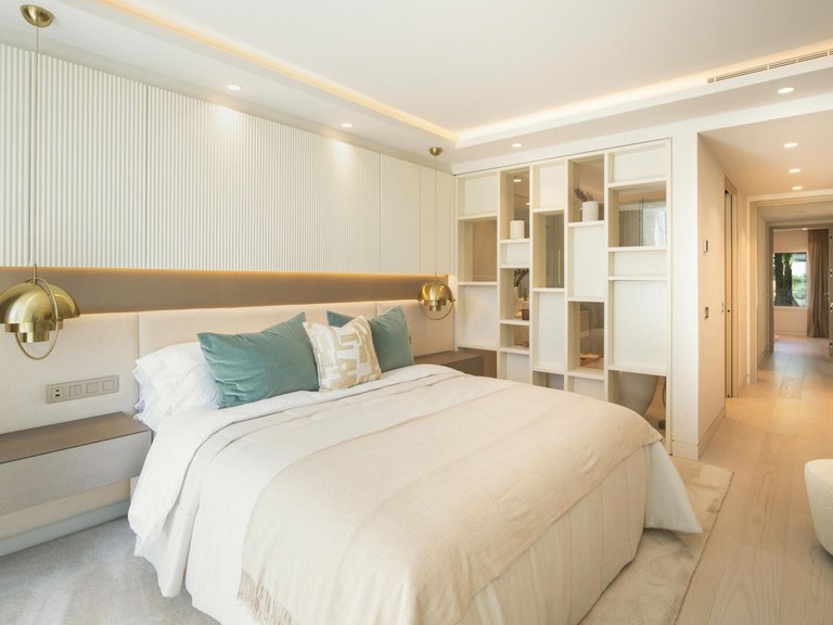 Apartment for Sale in Marbella Golden Mile, Malaga 21