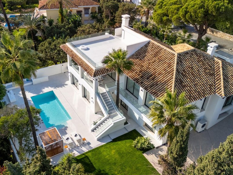 Villa for Sale in Marbesa, Malaga 1