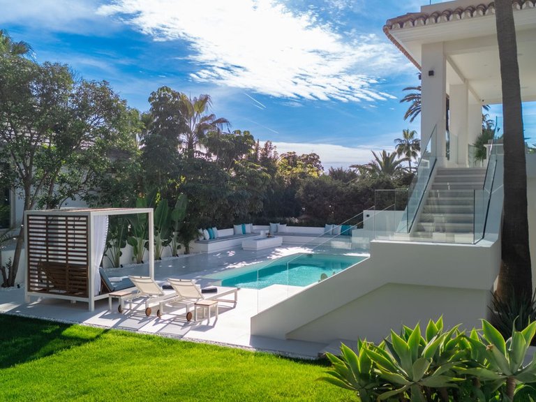 Villa for Sale in Marbesa, Malaga 3