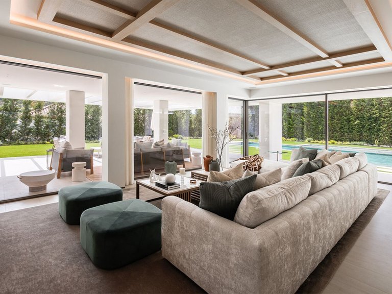 Villa for Sale in Nueva Andalucia, Malaga 48