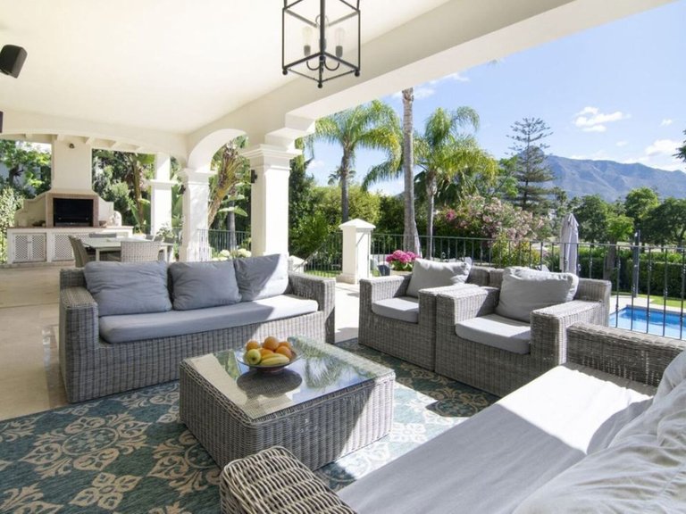 Villa for Sale in Nueva Andalucia, Malaga 6