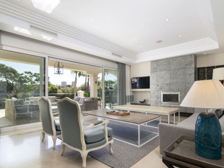 Villa for Sale in Nueva Andalucia, Malaga 8