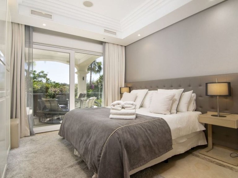 Villa for Sale in Nueva Andalucia, Malaga 17