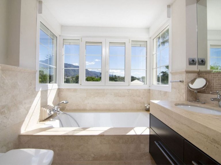 Villa for Sale in Nueva Andalucia, Malaga 21