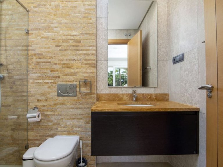 Villa for Sale in Nueva Andalucia, Malaga 22