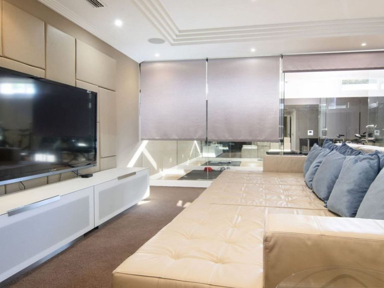 Villa for Sale in Nueva Andalucia, Malaga 25