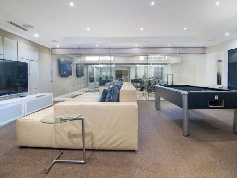 Villa for Sale in Nueva Andalucia, Malaga 26