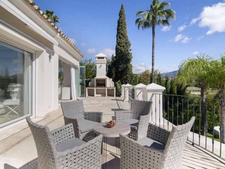 Villa for Sale in Nueva Andalucia, Malaga 32