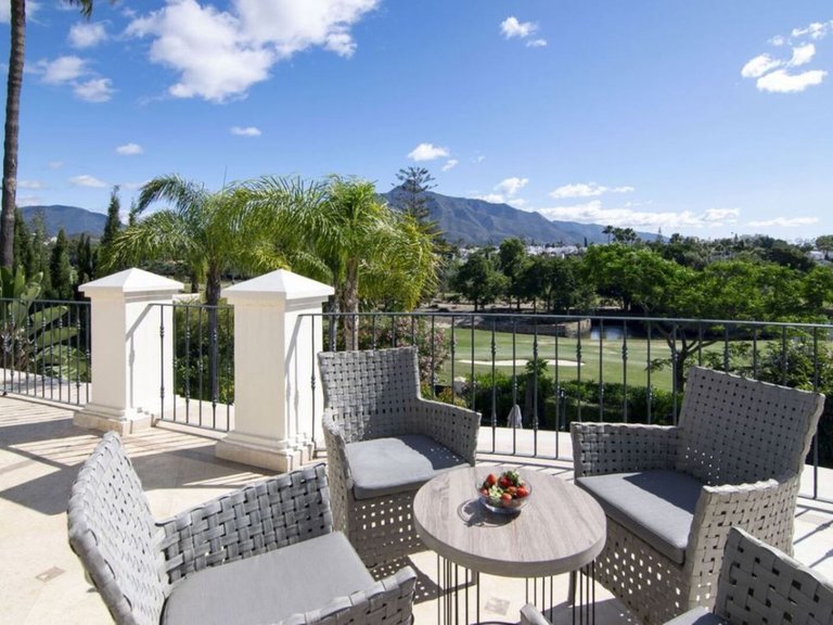 Villa for Sale in Nueva Andalucia, Malaga 33