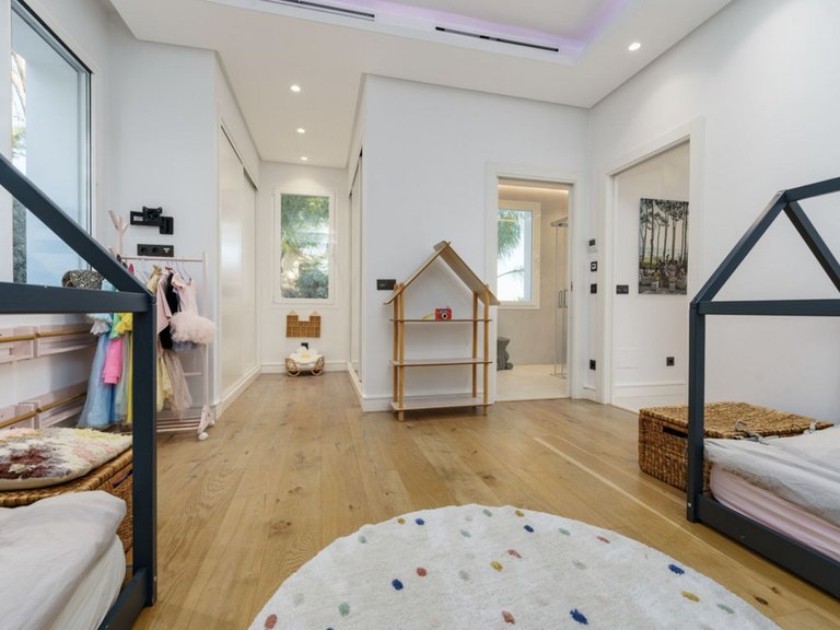 Villa for Sale in Marbella, Malaga 11