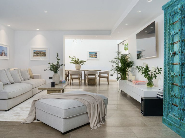 Villa for Sale in Marbella, Malaga 16