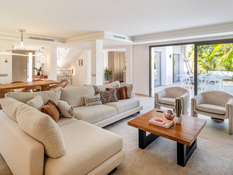 Villa for Sale in Marbella Golden Mile, Malaga 8
