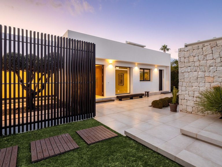 Villa for Sale in Nueva Andalucia, Malaga 22