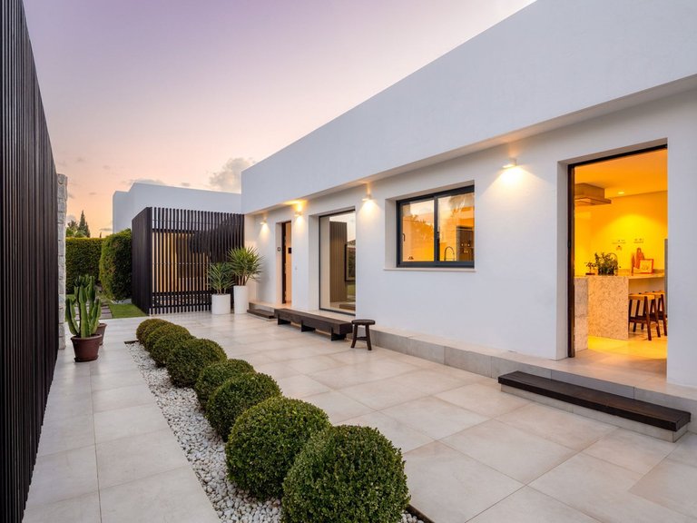 Villa for Sale in Nueva Andalucia, Malaga 31
