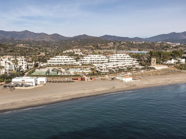 Villa for Sale in Estepona, Malaga 1