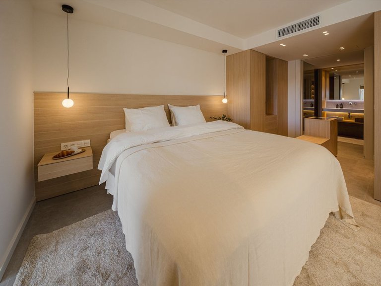 Apartment for Sale in Nueva Andalucia, Malaga 16