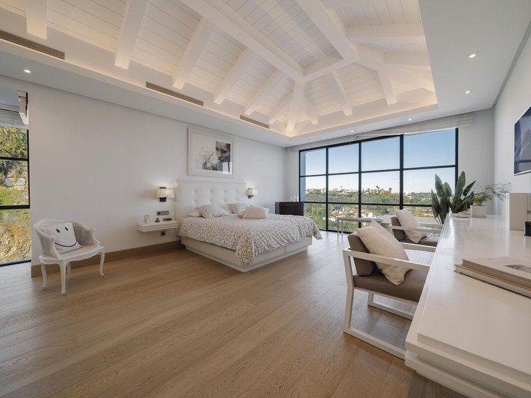 Villa for Sale in Benahavis, Malaga 15