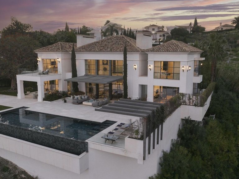 Villa for Sale in Benahavis, Malaga 36