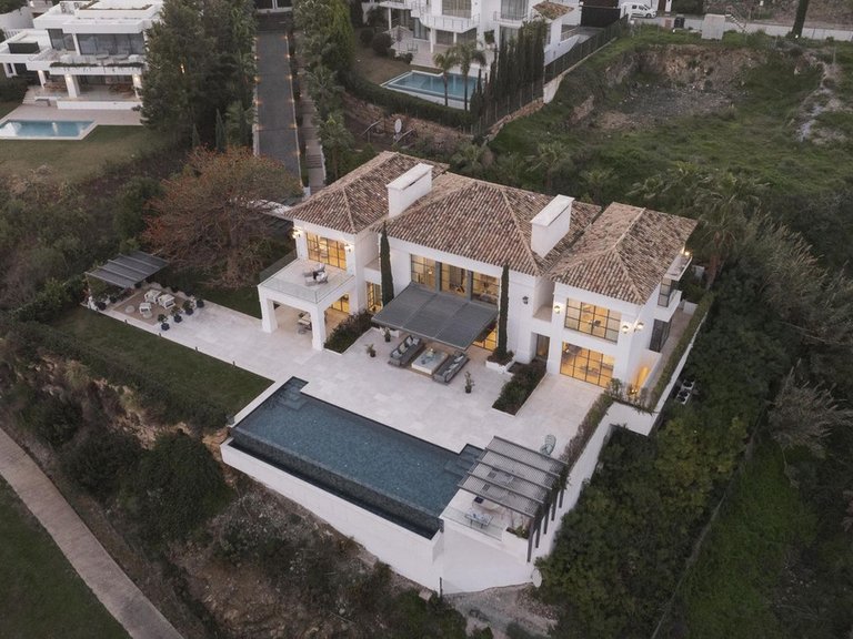 Villa for Sale in Benahavis, Malaga 37