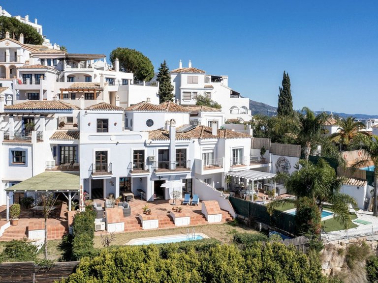 Villa for Sale in Benahavis, Malaga 1
