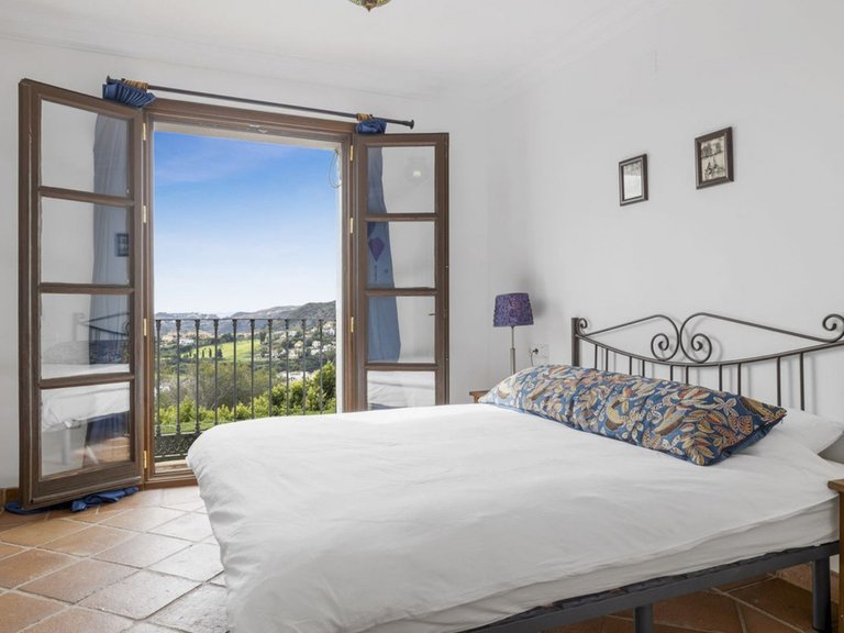 Villa for Sale in Benahavis, Malaga 9