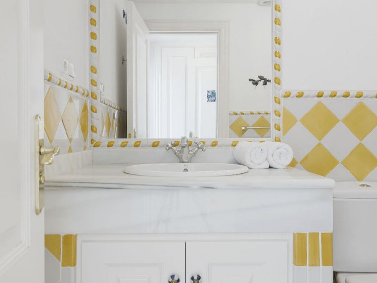 Villa for Sale in Benahavis, Malaga 11