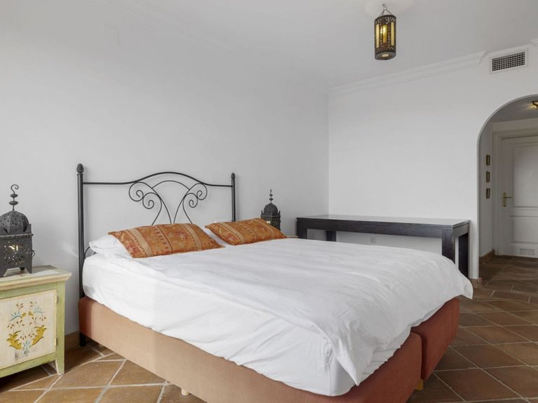 Villa for Sale in Benahavis, Malaga 13