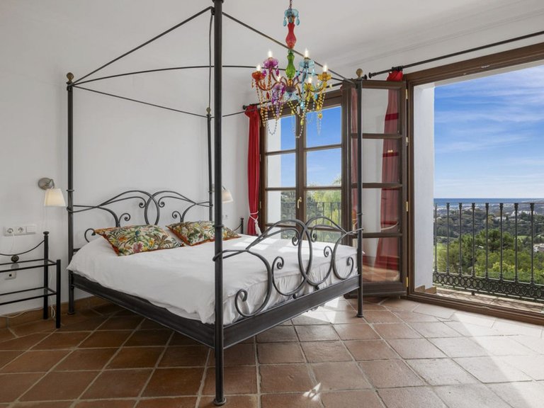 Villa for Sale in Benahavis, Malaga 16