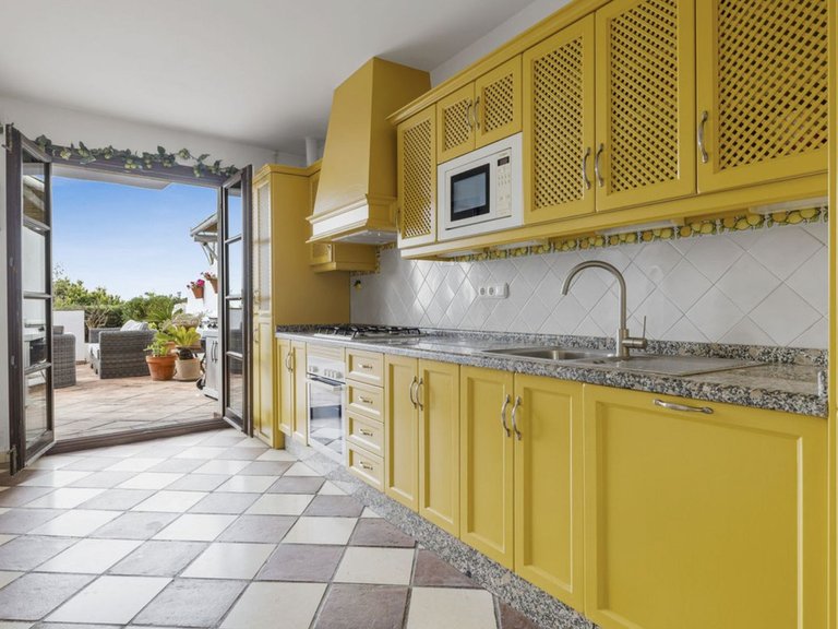 Villa for Sale in Benahavis, Malaga 23
