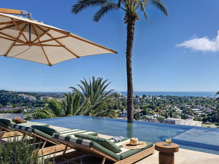 Villa for Sale in Nueva Andalucia, Malaga 2