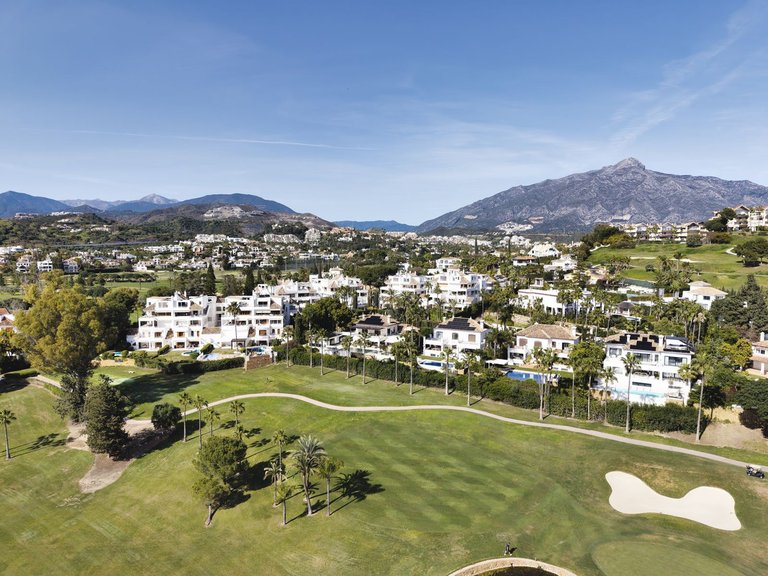Penthouse for Sale in Nueva Andalucia, Malaga 23